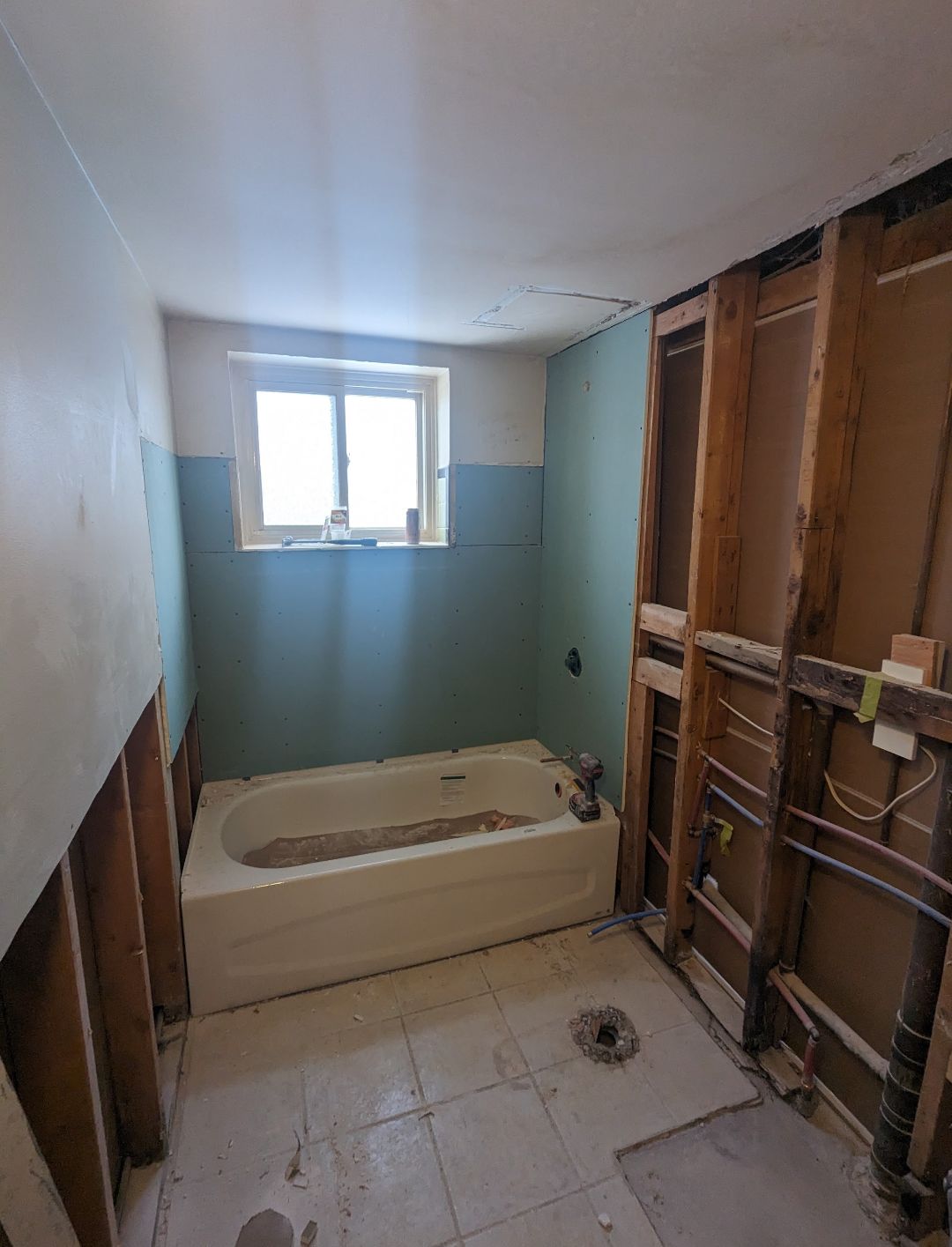 Bathroom before renovation, Spruce Street unit 2, Moncton NB